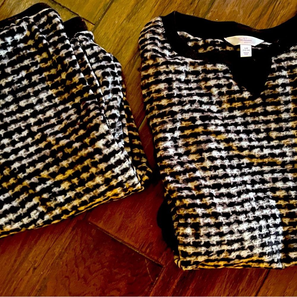 Woman’s pajama’s. Large black and white